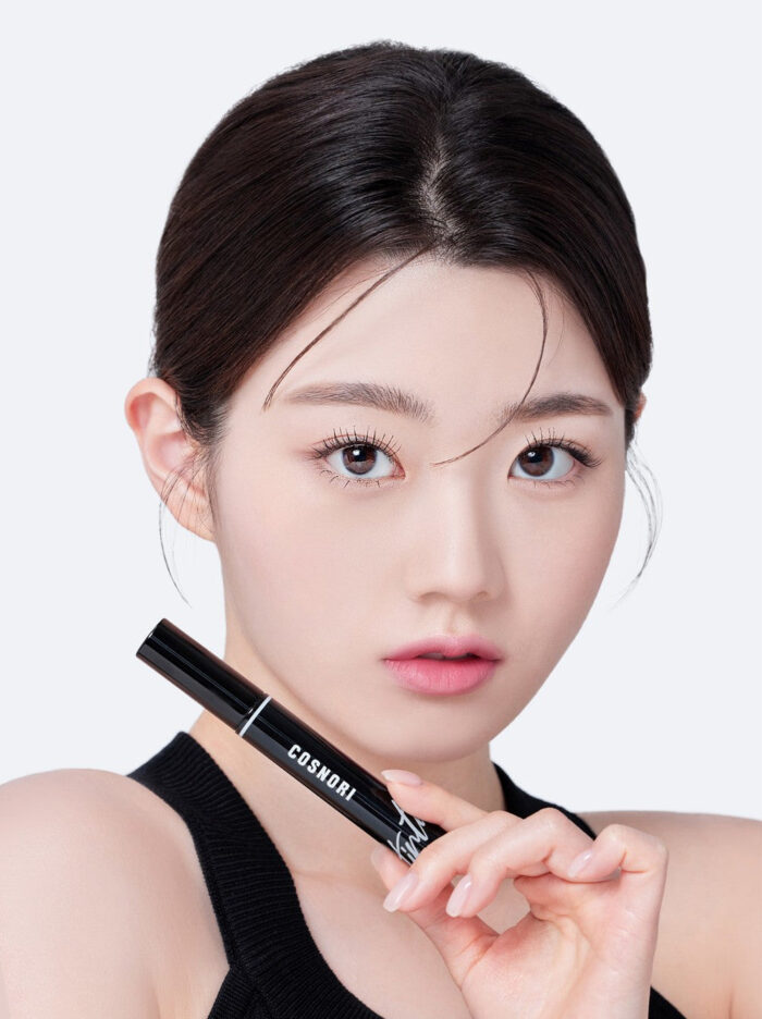 COSNORI Eyelash Tinting Serum Vegan Deep Black Eyelash Nutrient 9g - Image 1
