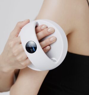 medicube AGE-R Contour Suction Body Shot