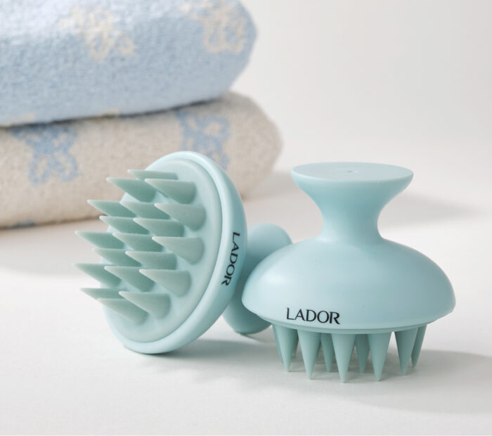 La'dor Scalp Massage Shampoo Brush - Image 1
